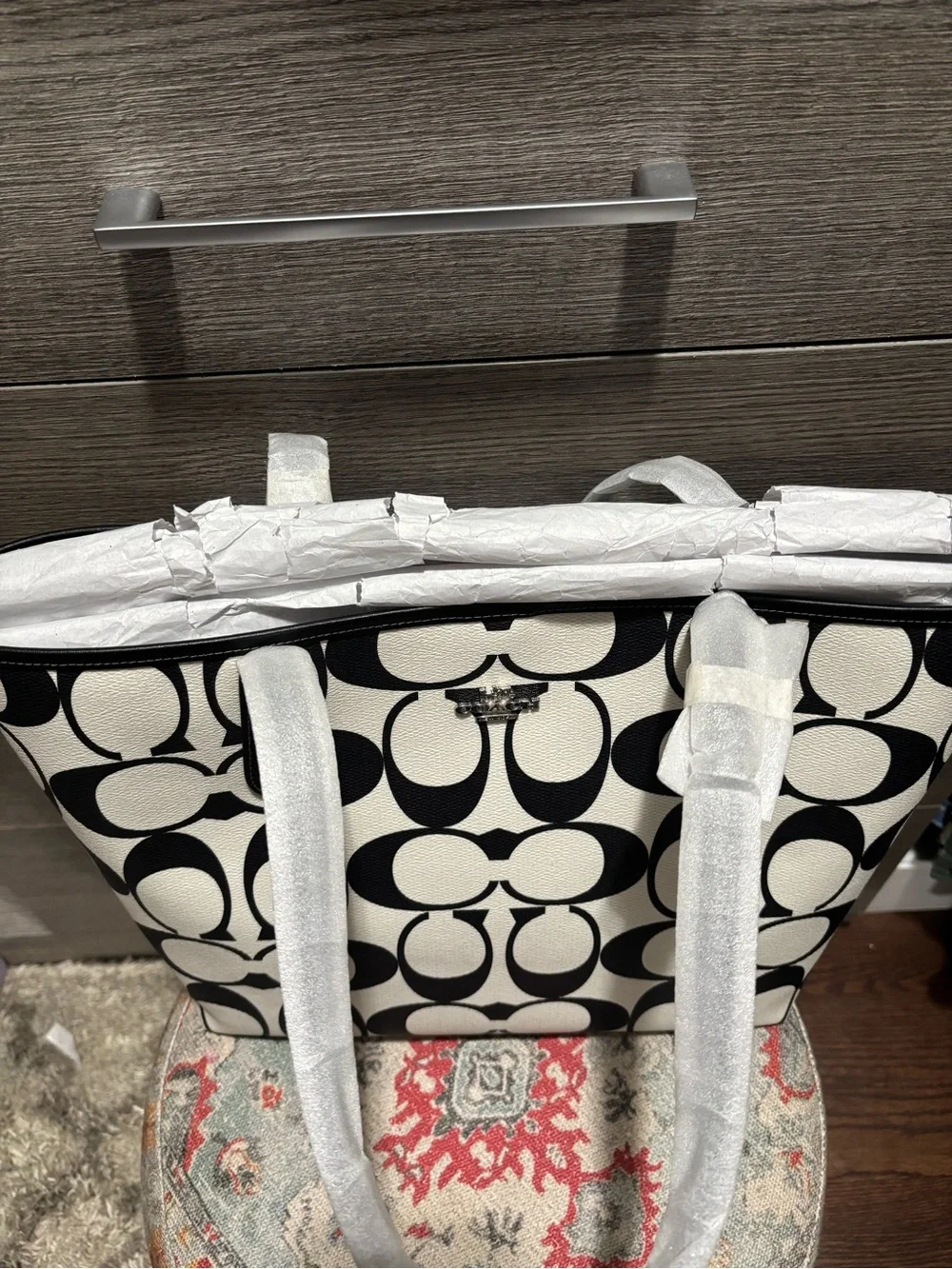 NWT Coach City Tote in Signature Canvas – Black/White